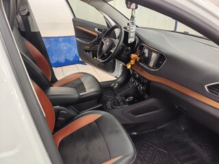 2023 Lada (ВАЗ) Vesta Cross I Рестайлинг (NG), белый, 1450000 рублей, вид 3