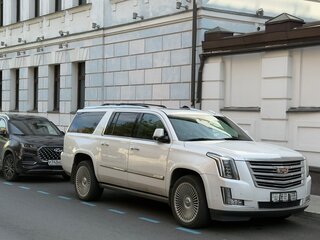 2019 Cadillac Escalade IV, белый, 7000000 рублей, вид 1