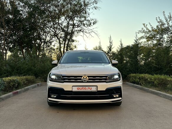 2018 Volkswagen Tiguan II, белый, 3050000 рублей - вид 3