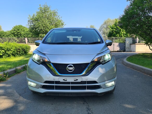 2018 Nissan Note e-Power II Рестайлинг, серый, 1480000 рублей - вид 6