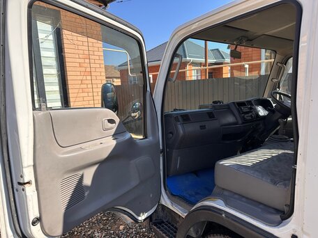 2000 Mazda Titan, белый, 2450000 рублей, вид 3