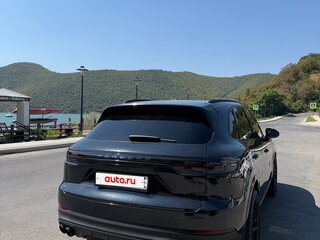 2018 Porsche Cayenne III, чёрный, 5350000 рублей, вид 3