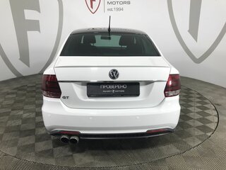 2016 Volkswagen Polo V Рестайлинг, белый, 924000 рублей, вид 3