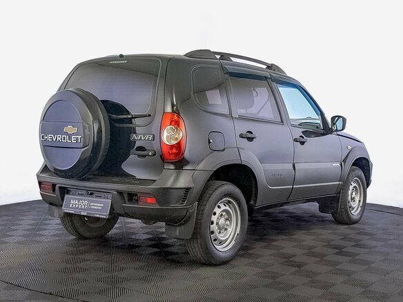 2018 Chevrolet Niva I Рестайлинг, чёрный, 700000 рублей - вид 4