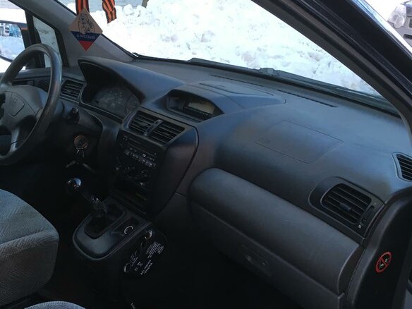 2000 Mitsubishi Space Wagon III, фиолетовый - вид 9