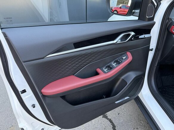 2026 Geely Coolray I Рестайлинг 2, белый, 2964990 рублей - вид 12