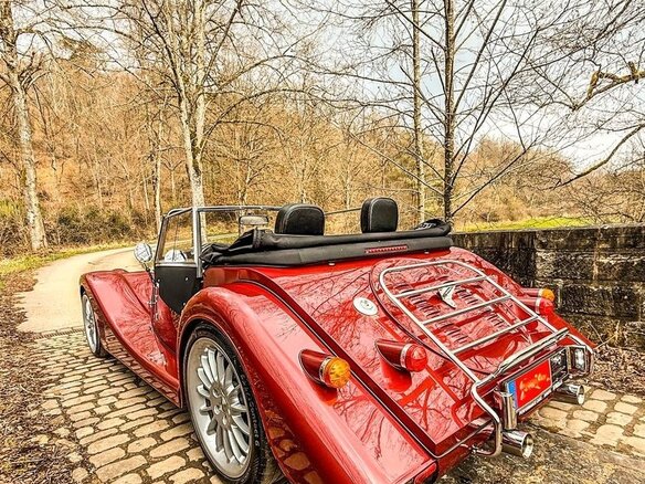 2022 Morgan Plus Six, красный - вид 8