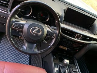 2018 Lexus LX 570 III Рестайлинг 2, белый, 9500000 рублей, вид 5