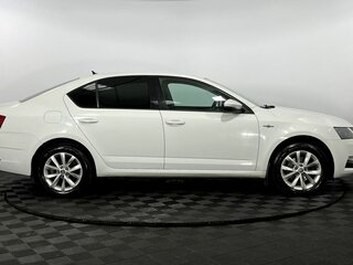 2019 Skoda Octavia III (A7) Рестайлинг, белый, 1650000 рублей, вид 5