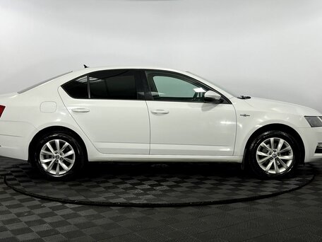 2019 Skoda Octavia III (A7) Рестайлинг, белый, 1650000 рублей, вид 5