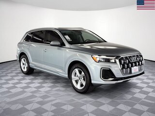 2026 Audi Q7 45 TFSI II (4M) Рестайлинг 2, серебристый, 7825199 рублей, вид 1