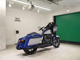 2023 Harley-Davidson Road Glide, серебристый, 2900000 рублей, вид 5