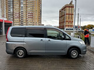 2009 Nissan Serena III (C25), серый, 950000 рублей, вид 4
