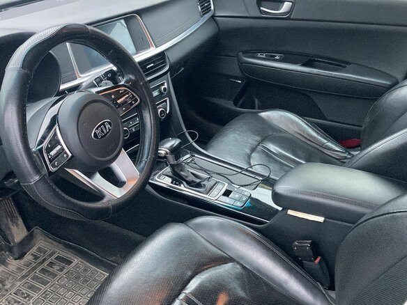 2019 Kia Optima IV Рестайлинг, чёрный, 1820000 рублей - вид 3
