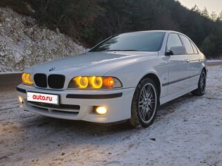 2002 BMW 5 серии 525i IV (E39) Рестайлинг, белый, 950000 рублей, вид 3