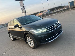 2020 Volkswagen Tiguan II Рестайлинг, чёрный, 3650000 рублей, вид 4