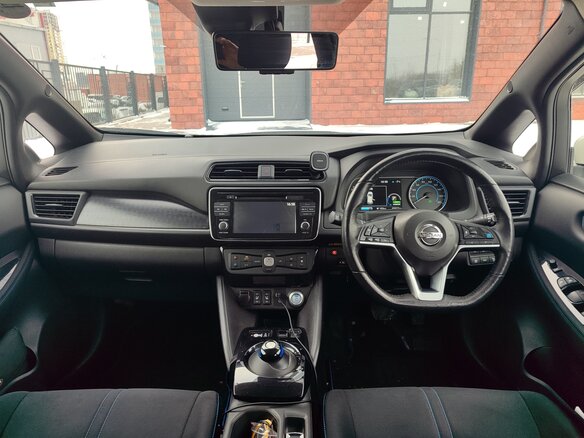 2019 Nissan Leaf II (ZE1), белый, 1900000 рублей - вид 10