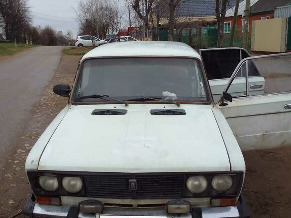 1996 Lada (ВАЗ) 2106 4-speed, белый, 70000 рублей