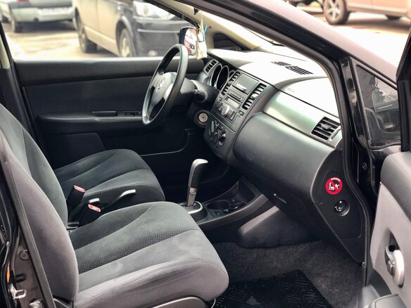 2012 Nissan Tiida I Рестайлинг, чёрный - вид 4