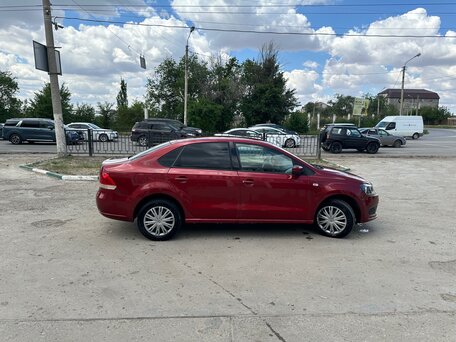 2011 Volkswagen Polo V, красный, 950000 рублей, вид 4