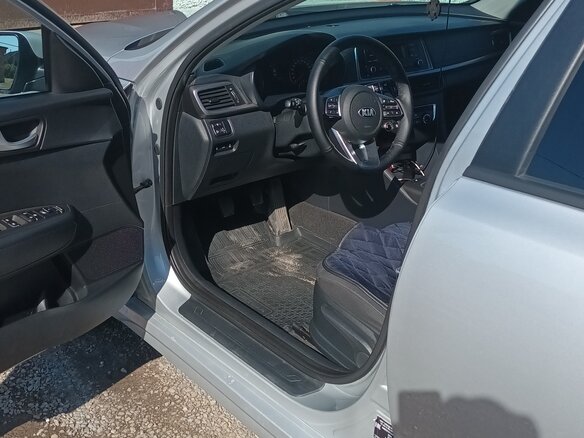2019 Kia Optima IV Рестайлинг, серебристый, 1650000 рублей - вид 6