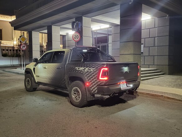 2022 Ram 1500 Crew Cab TRX V, чёрный, 14500000 рублей - вид 8