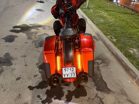 2017 Harley-Davidson CVO Street Glide, красный, 2900000 рублей, вид 4