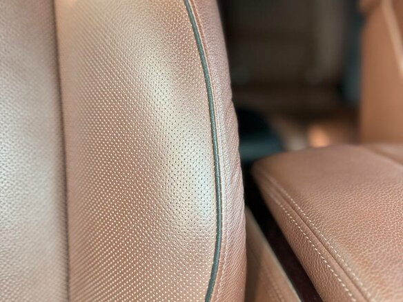 2011 BMW X6 50i 8-speed I (E71), чёрный, 2090000 рублей - вид 16