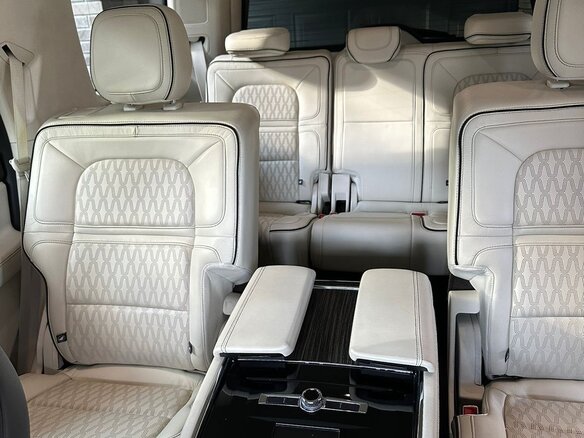 2018 Lincoln Navigator IV, чёрный, 6000000 рублей - вид 5