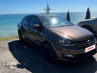 2017 Volkswagen Polo V Рестайлинг, коричневый, 1049990 рублей, вид 1