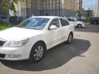 2012 Skoda Octavia II (A5) Рестайлинг, белый, 740000 рублей, вид 1