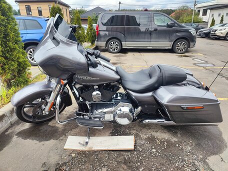 2015 Harley-Davidson Street Glide, серый, 1500000 рублей, вид 1