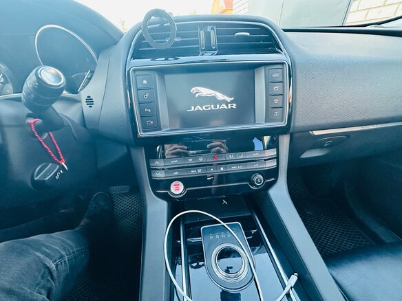 2018 Jaguar F-Pace I, белый, 2750000 рублей - вид 13