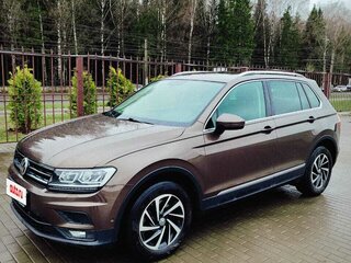 2018 Volkswagen Tiguan II, коричневый, 2700000 рублей, вид 1