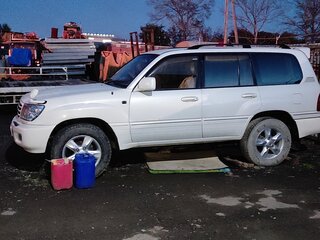 2001 Toyota Land Cruiser 100 Series, белый, 2550000 рублей, вид 3