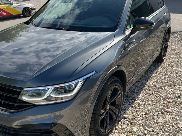 2020 Volkswagen Tiguan II Рестайлинг, серый, 3300000 рублей - вид 1