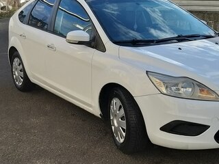 2011 Ford Focus II Рестайлинг, белый, 650000 рублей, вид 3