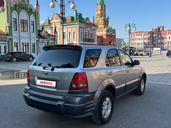 2002 Kia Sorento 4-speed I, серебристый, 460000 рублей - вид 2
