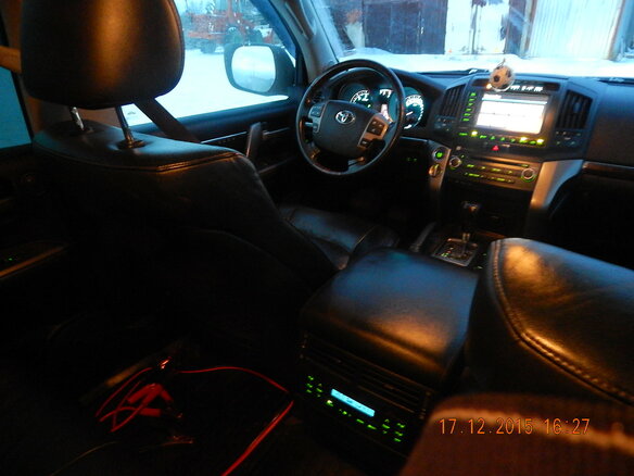 2011 Toyota Land Cruiser 200 Series, чёрный - вид 9