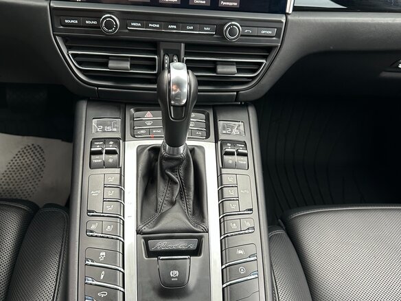 2019 Porsche Macan S I Рестайлинг, белый, 4600000 рублей - вид 16