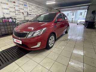 2012 Kia Rio 5-speed III, красный, 650000 рублей, вид 2