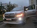 2012 Toyota Land Cruiser 200 Series Рестайлинг 1, серебристый - вид 3