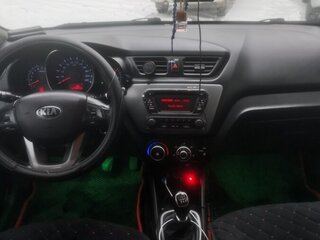 2014 Kia Rio III, белый, 725000 рублей, вид 4