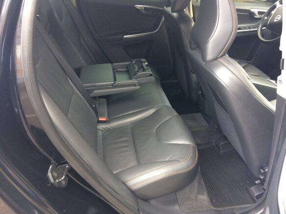 2013 Volvo XC60 I, чёрный - вид 16