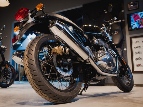2025 Royal Enfield Continental GT, серебристый, 737000 рублей, вид 3