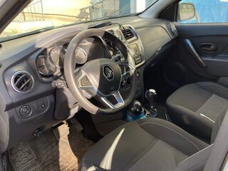 2019 Renault Sandero Stepway II Рестайлинг, белый, 1300000 рублей, вид 3