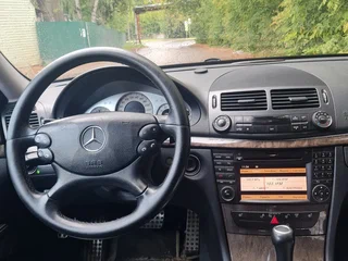 2008 Mercedes-Benz E-Класс 230 III (W211, S211) Рестайлинг, чёрный, 770550 рублей, вид 5