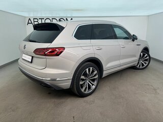 2022 Volkswagen Touareg III, бежевый, 6550000 рублей, вид 2