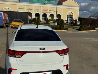 2019 Kia Rio IV, белый, 1090000 рублей, вид 3