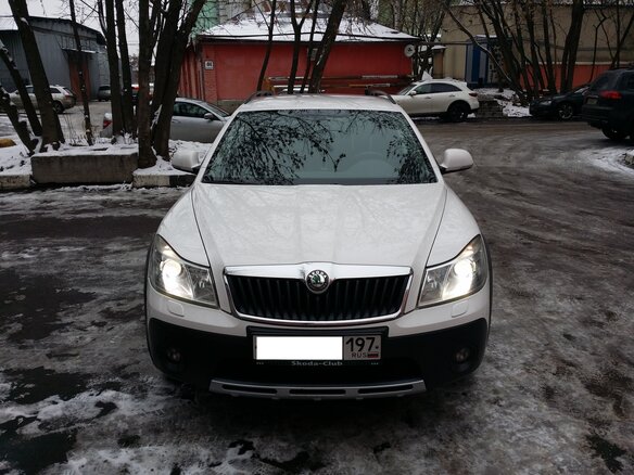 2012 Skoda Octavia Scout II (A5) Рестайлинг, белый - вид 5